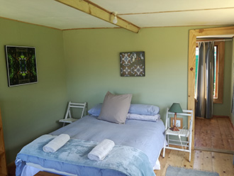 Wild Fox Hill Cabin - Main Bedroom